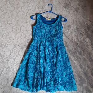 Girls knee cut dress